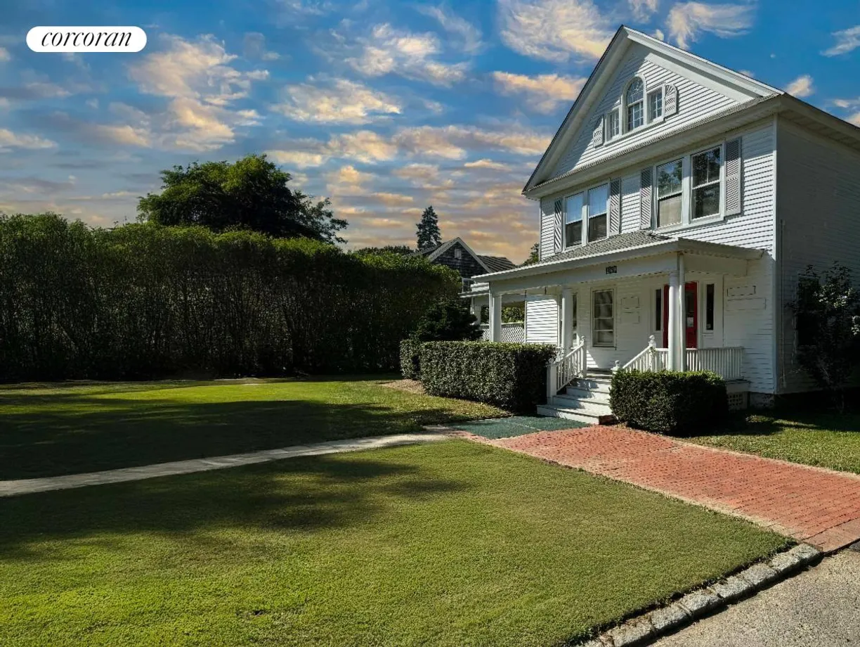 The Hamptons Real Estate | View 149 Hampton Road