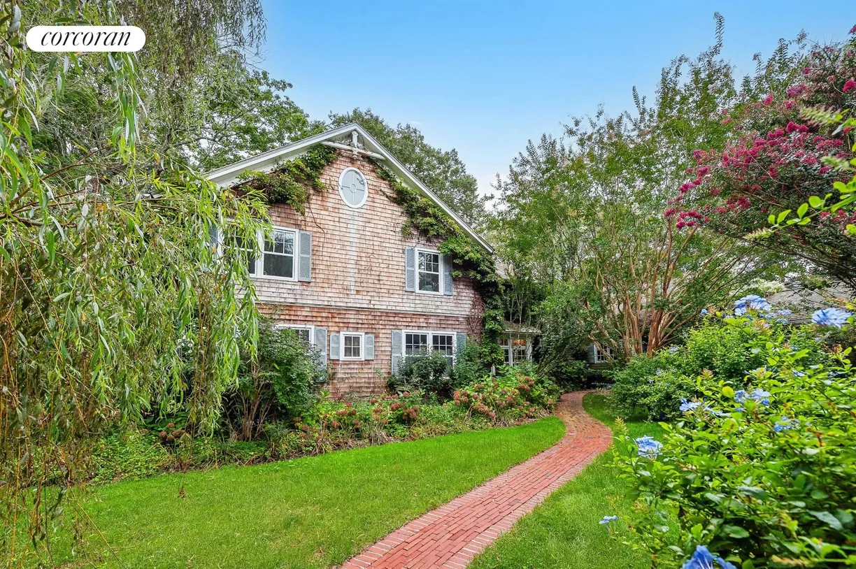 The Hamptons Real Estate | View 38 Darby Lane | room 2