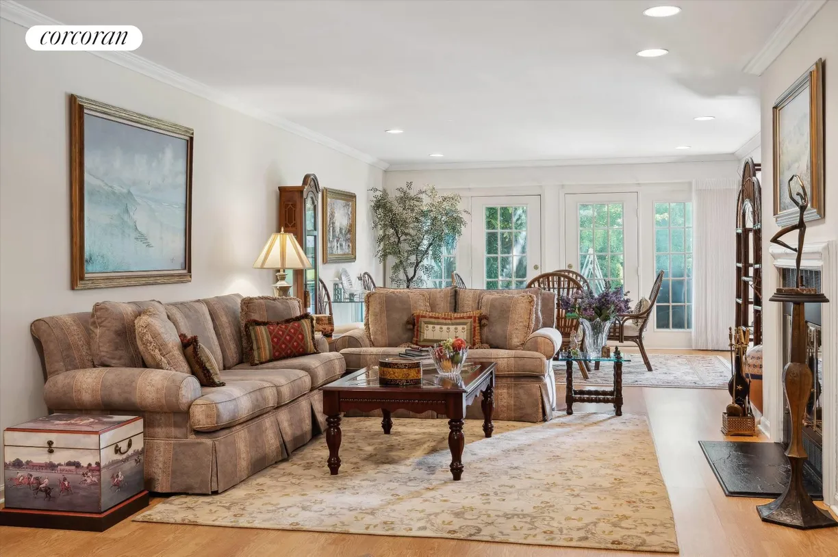 The Hamptons Real Estate | View 520 Hampton Road Unit 5 | Living to Dining