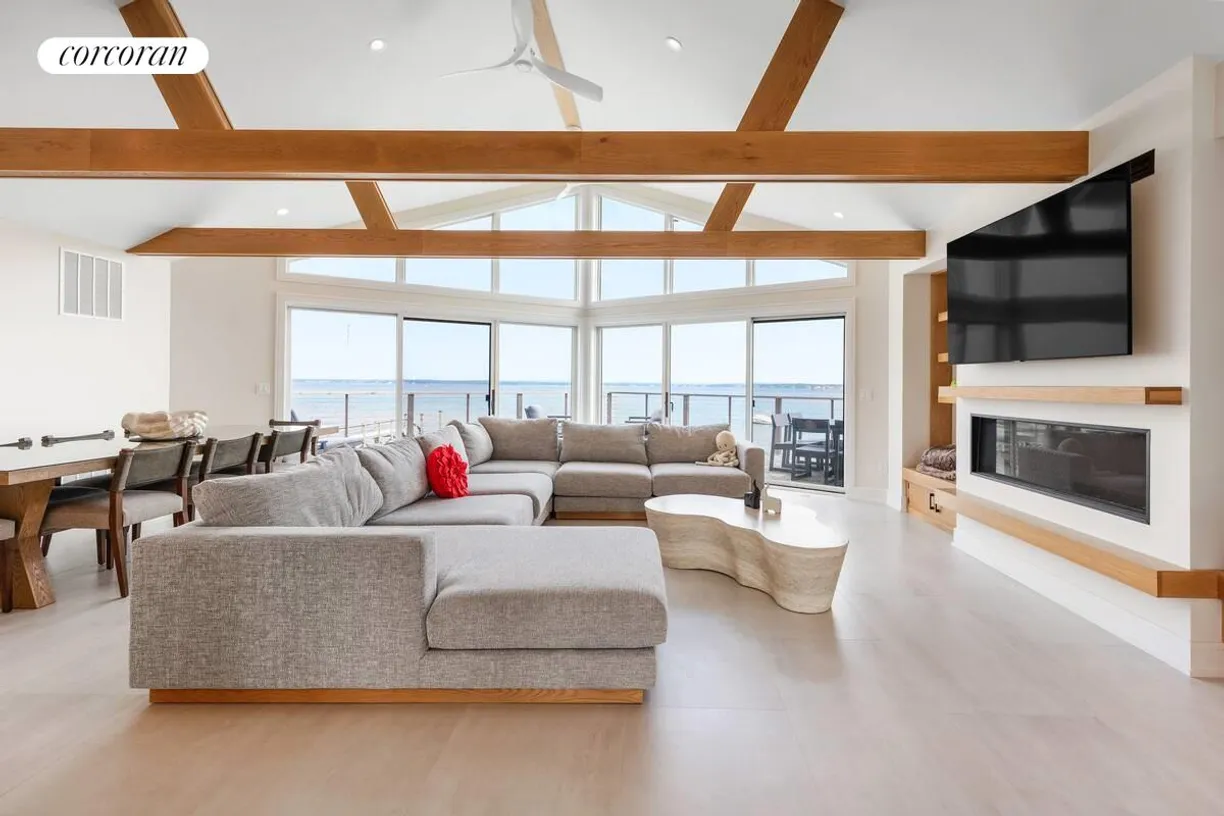 The Hamptons Real Estate | View 18 Cove Lane | 6 Beds, 3 Baths