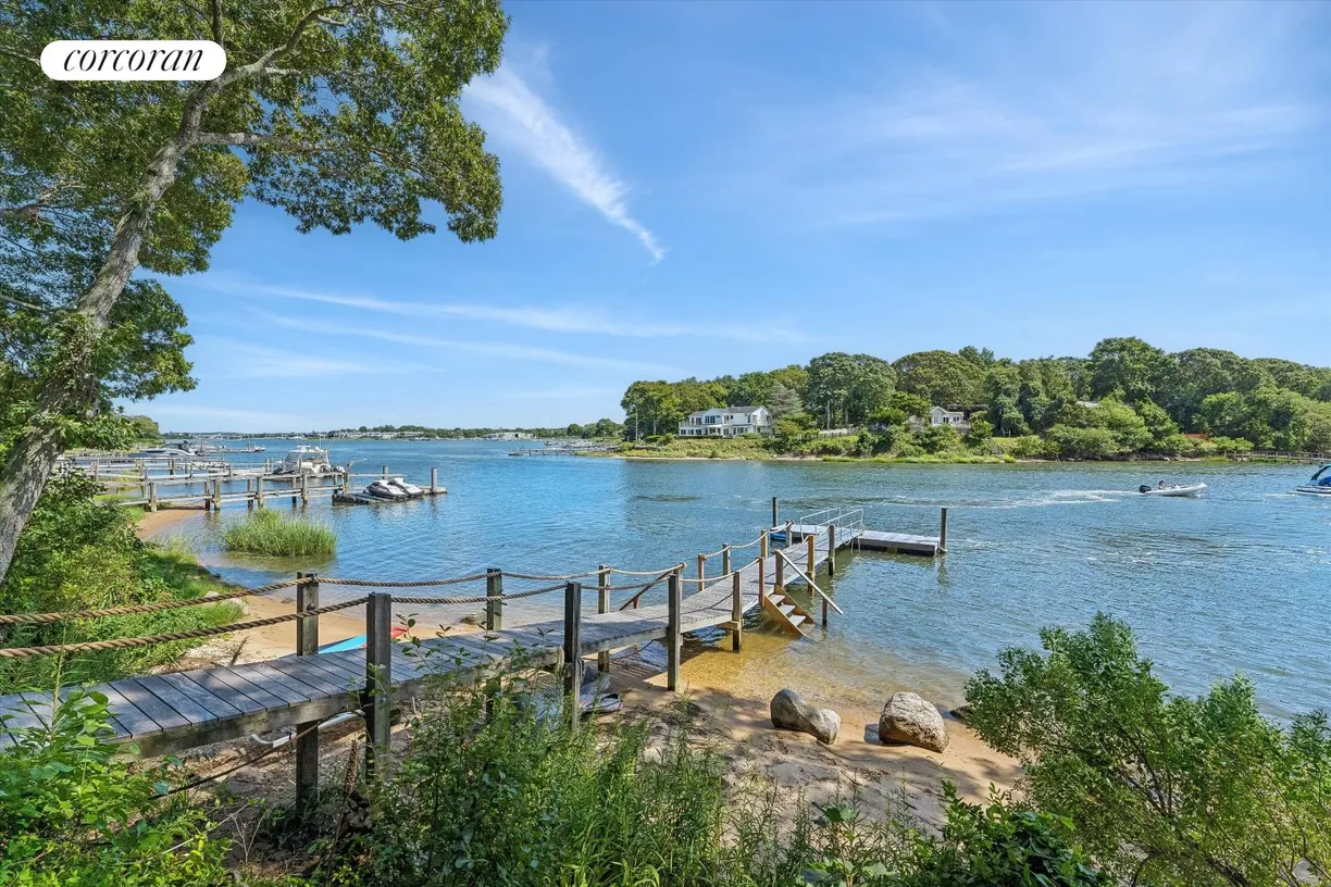 The Hamptons Real Estate | View 100 Cliff Drive | room 2