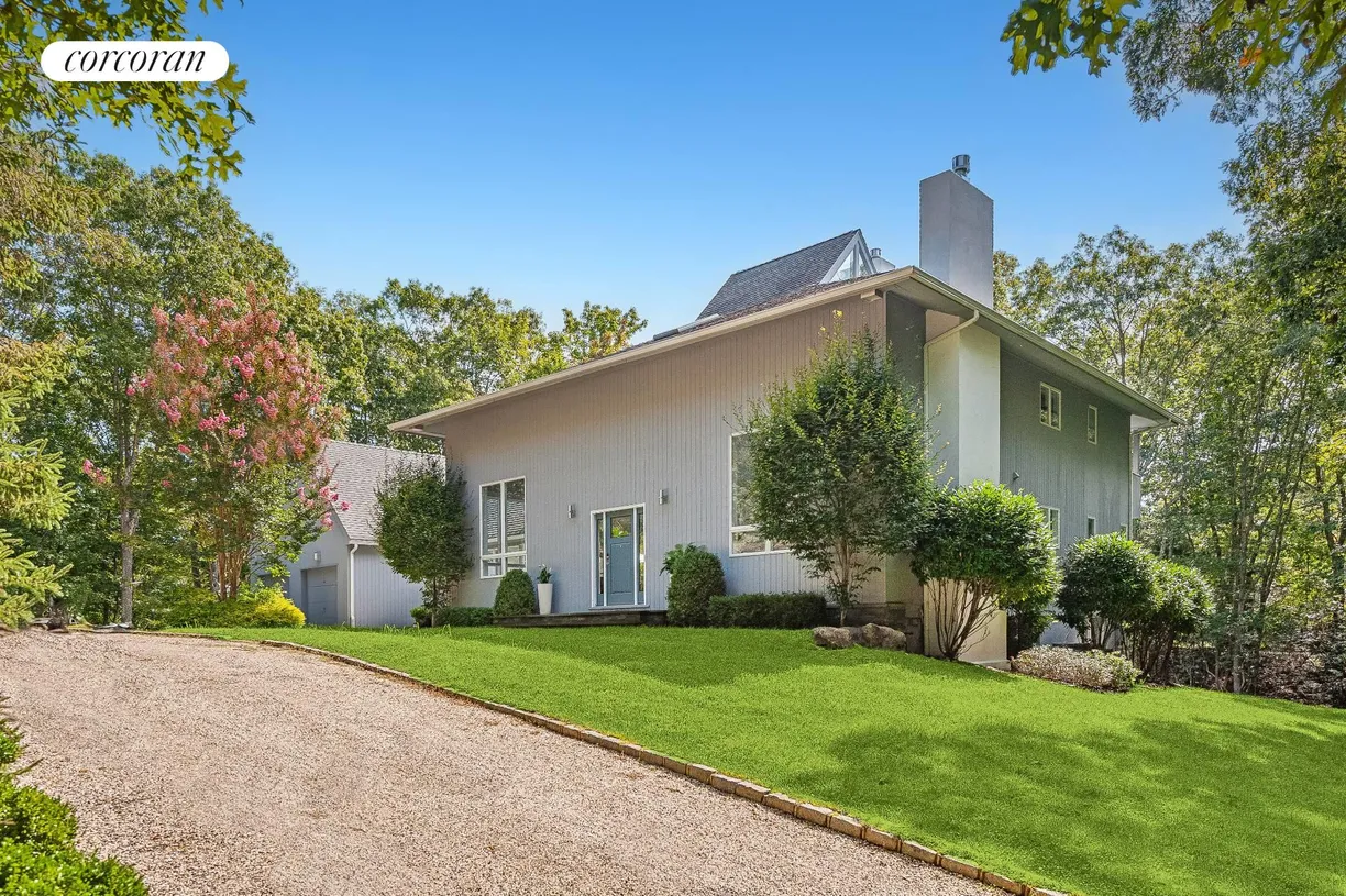 The Hamptons Real Estate | View 575 Little Noyac Path | room 1