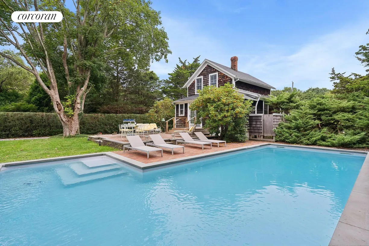 The Hamptons Real Estate | View 43 Sawasett Avenue | 2 Beds, 2 Baths
