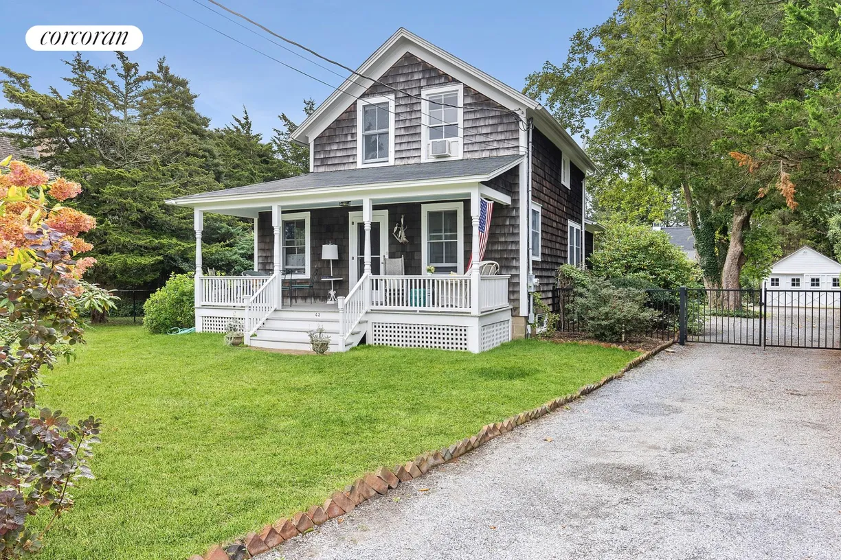 The Hamptons Real Estate | View 43 Sawasett Avenue | room 1