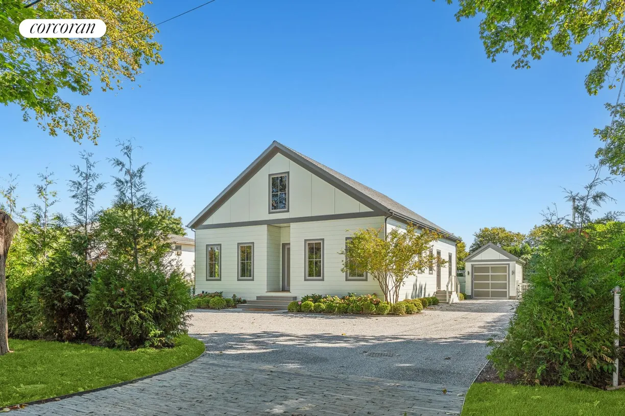 The Hamptons Real Estate | View 154 Powell Avenue | room 1