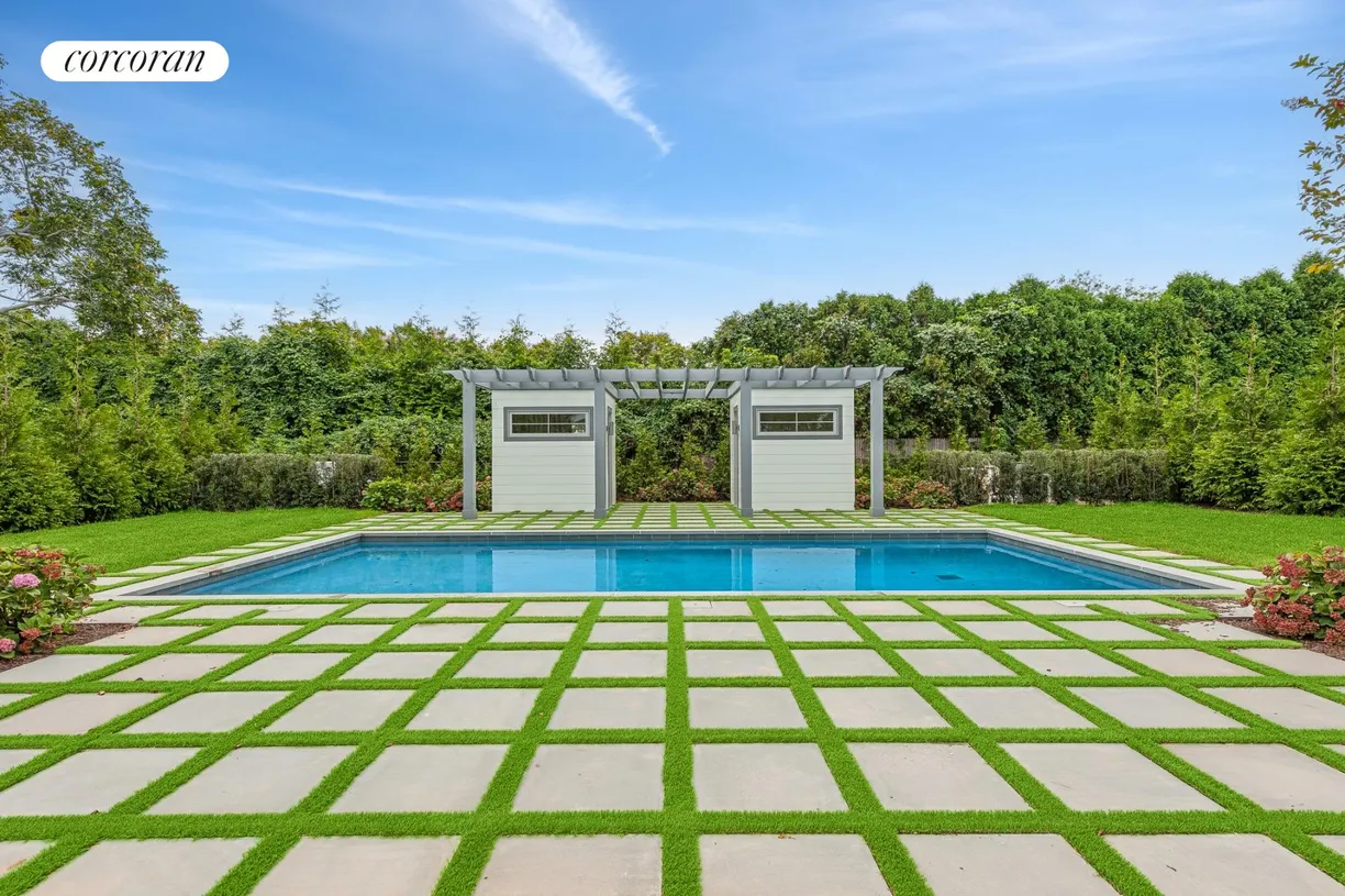 The Hamptons Real Estate | View 154 Powell Avenue | room 2