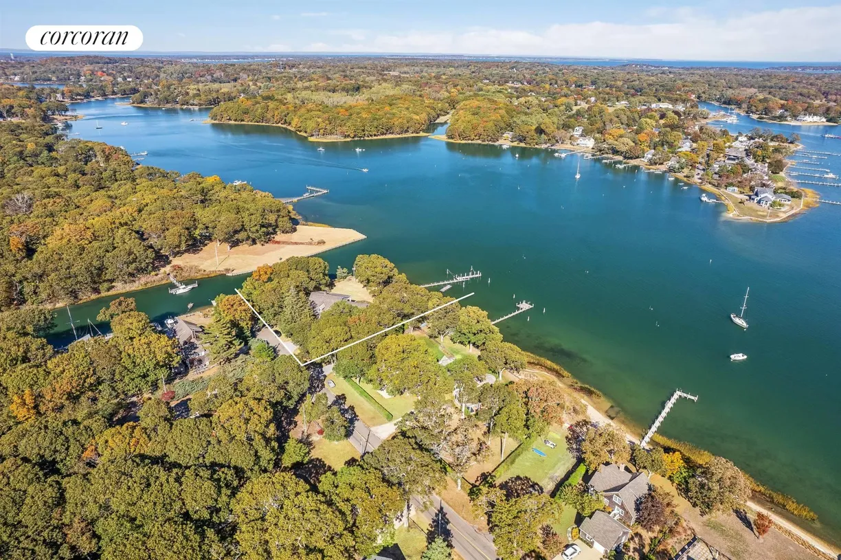 The Hamptons Real Estate | View 5 East Brander Parkway | room 1