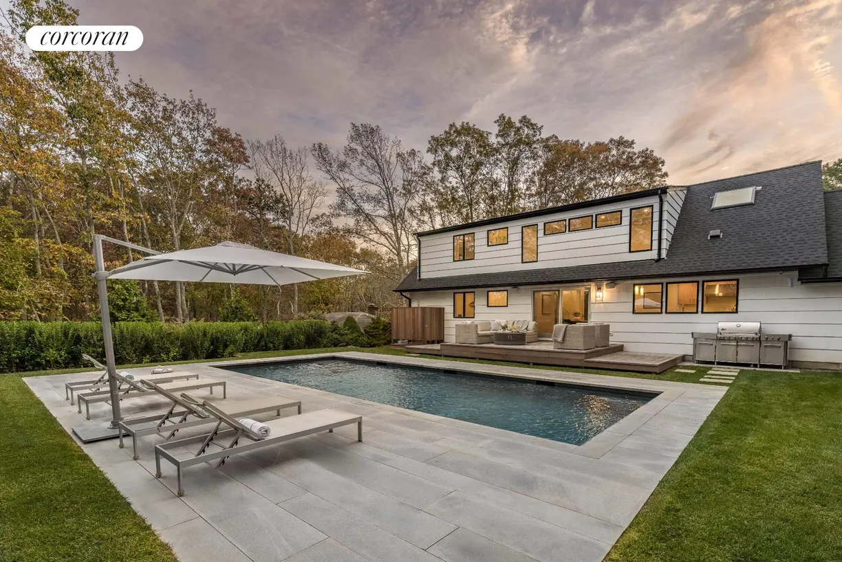 The Hamptons Real Estate | View 33 South Valley Road | room 1