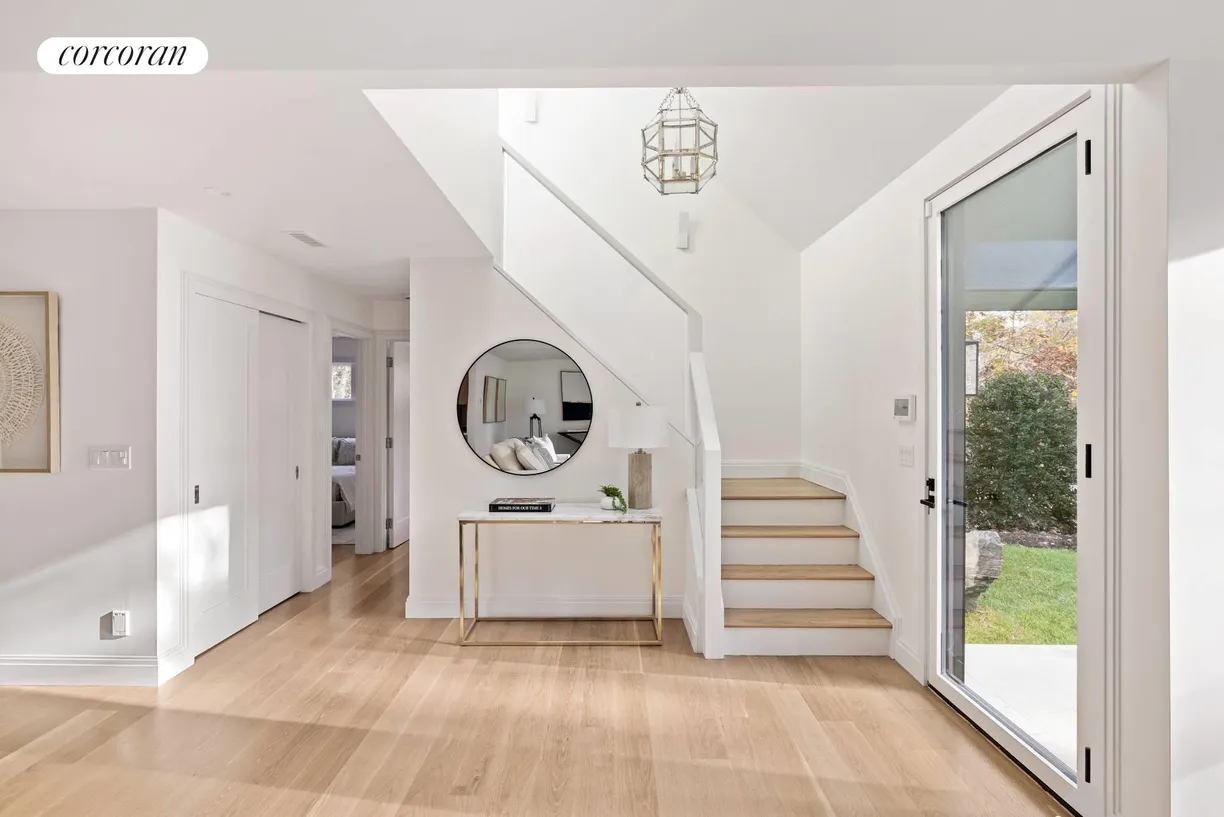 The Hamptons Real Estate | View 33 South Valley Road | room 2