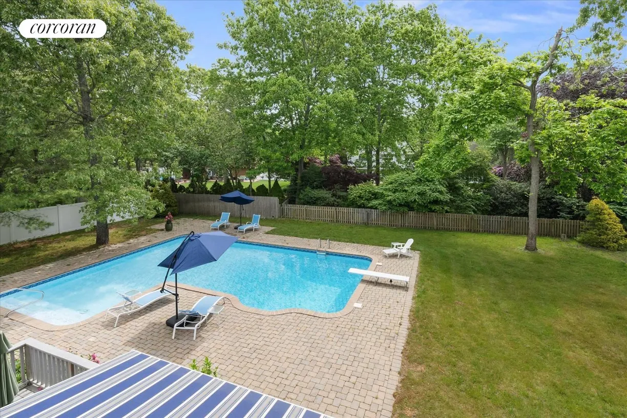 The Hamptons Real Estate | View 5 Mill Race Road | room 1