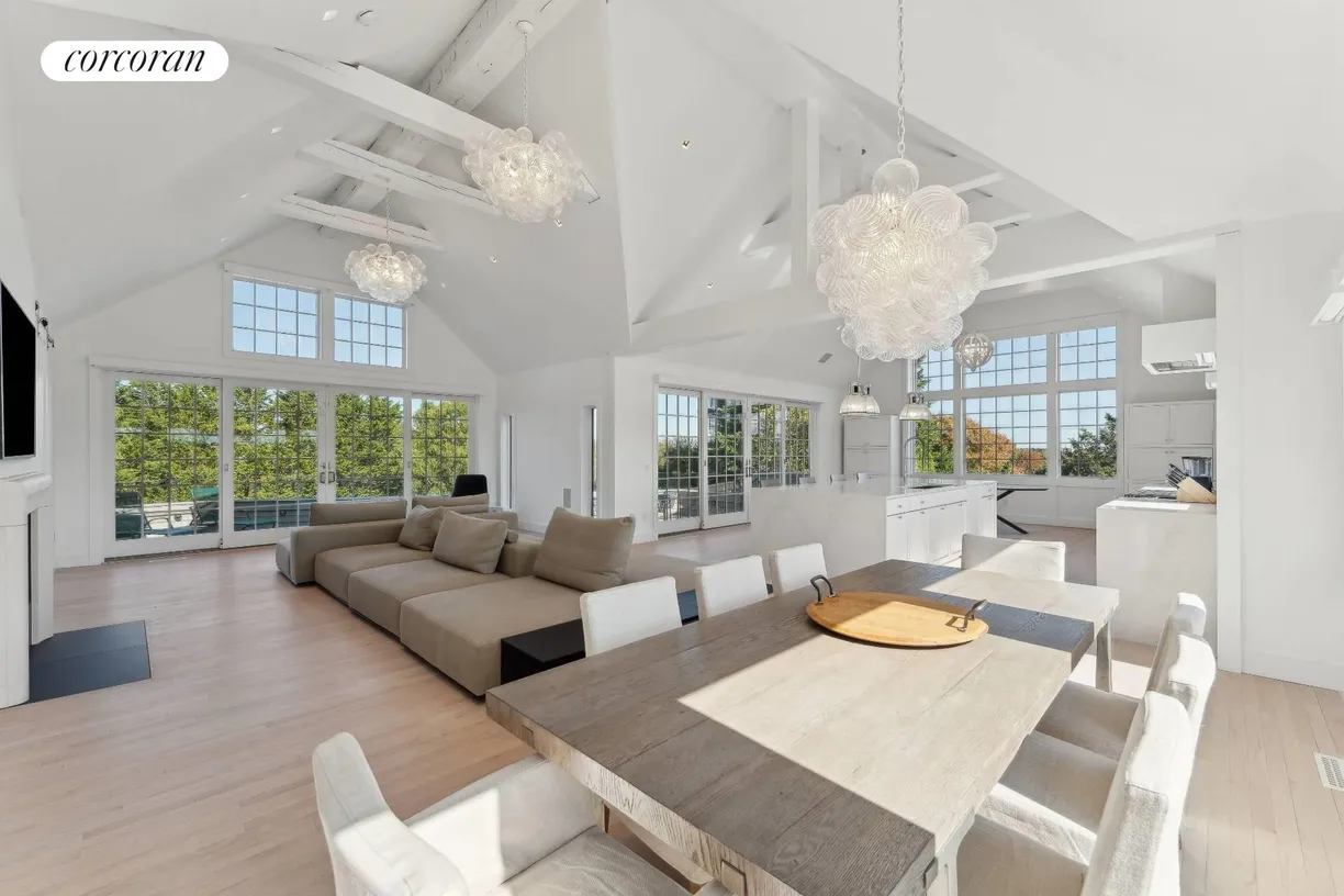 The Hamptons Real Estate | View 24 Leaward Lane | 5 Beds, 6 Baths