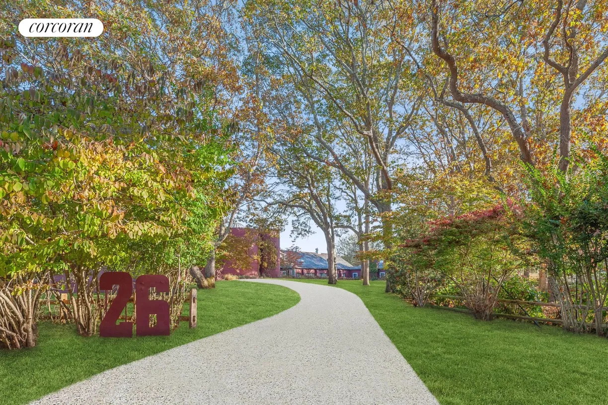 The Hamptons Real Estate | View 26 Ruxton Road | room 2