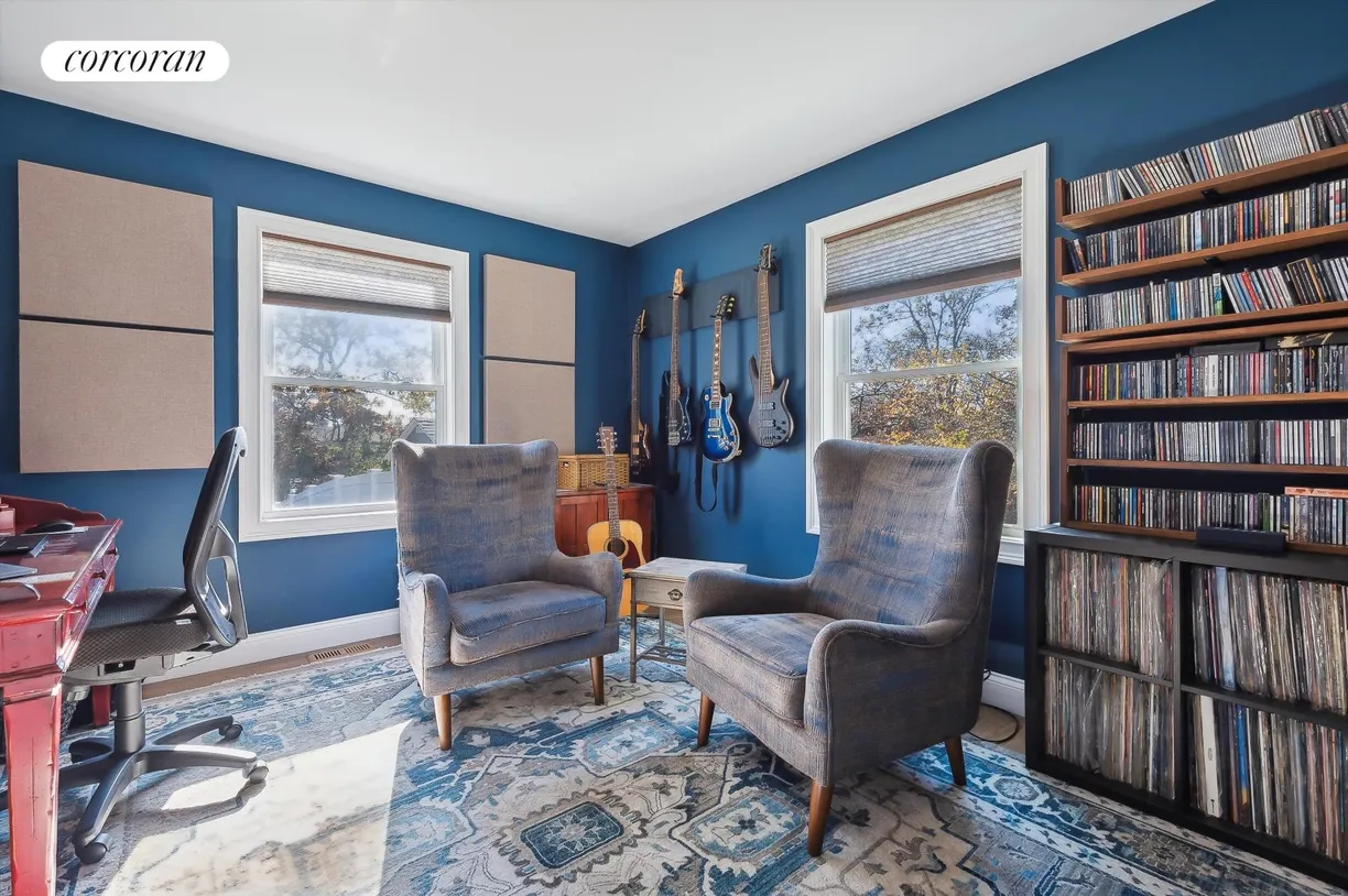 The Hamptons Real Estate | View 25 Seneca Drive | room 1