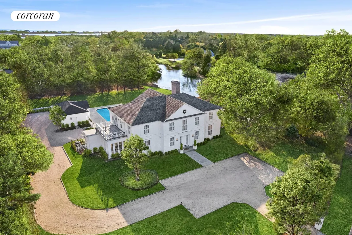 The Hamptons Real Estate | View 344 Great Plains Road | 5 Beds, 6 Baths