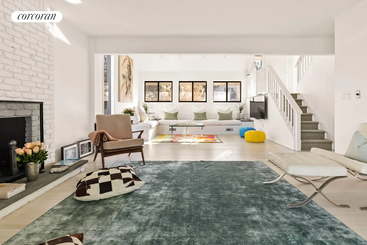 The Hamptons Real Estate | View 479 Hands Creek Road | room 1