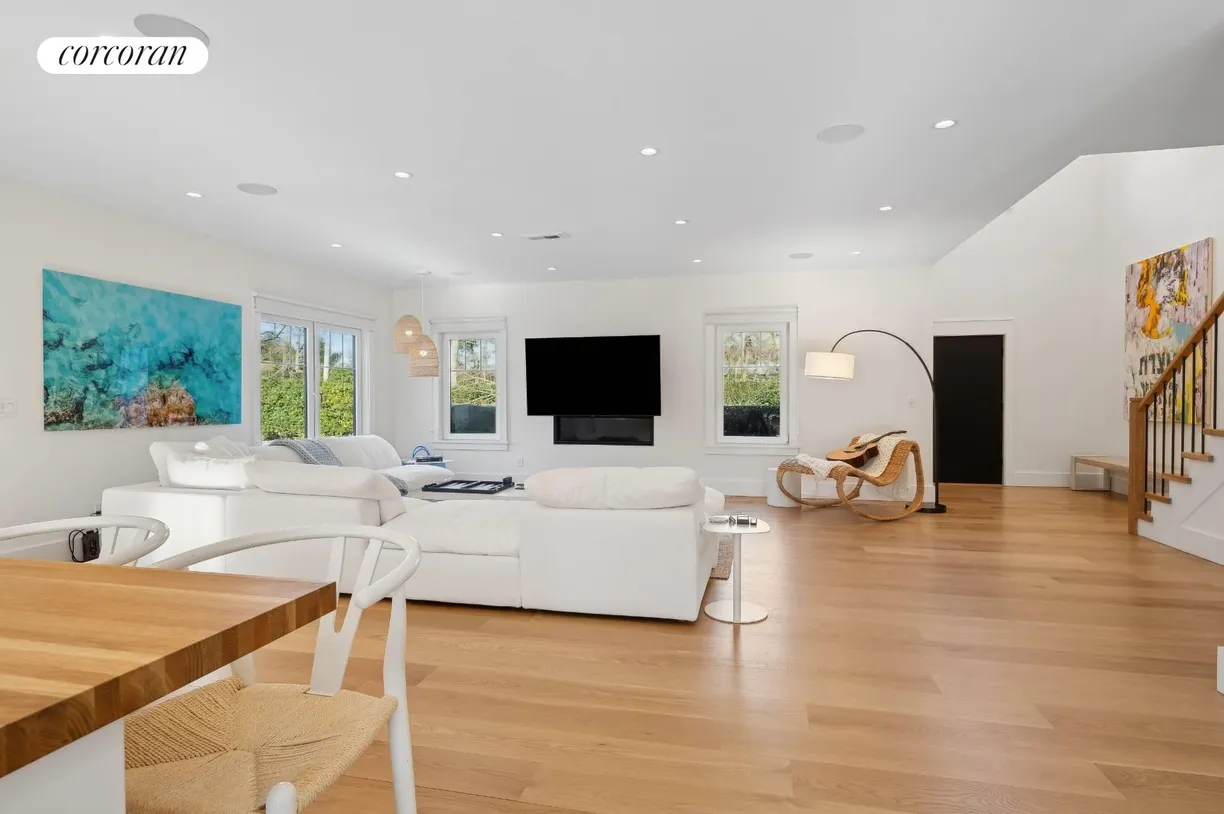 The Hamptons Real Estate | View 40 Edwards Avenue | room 2