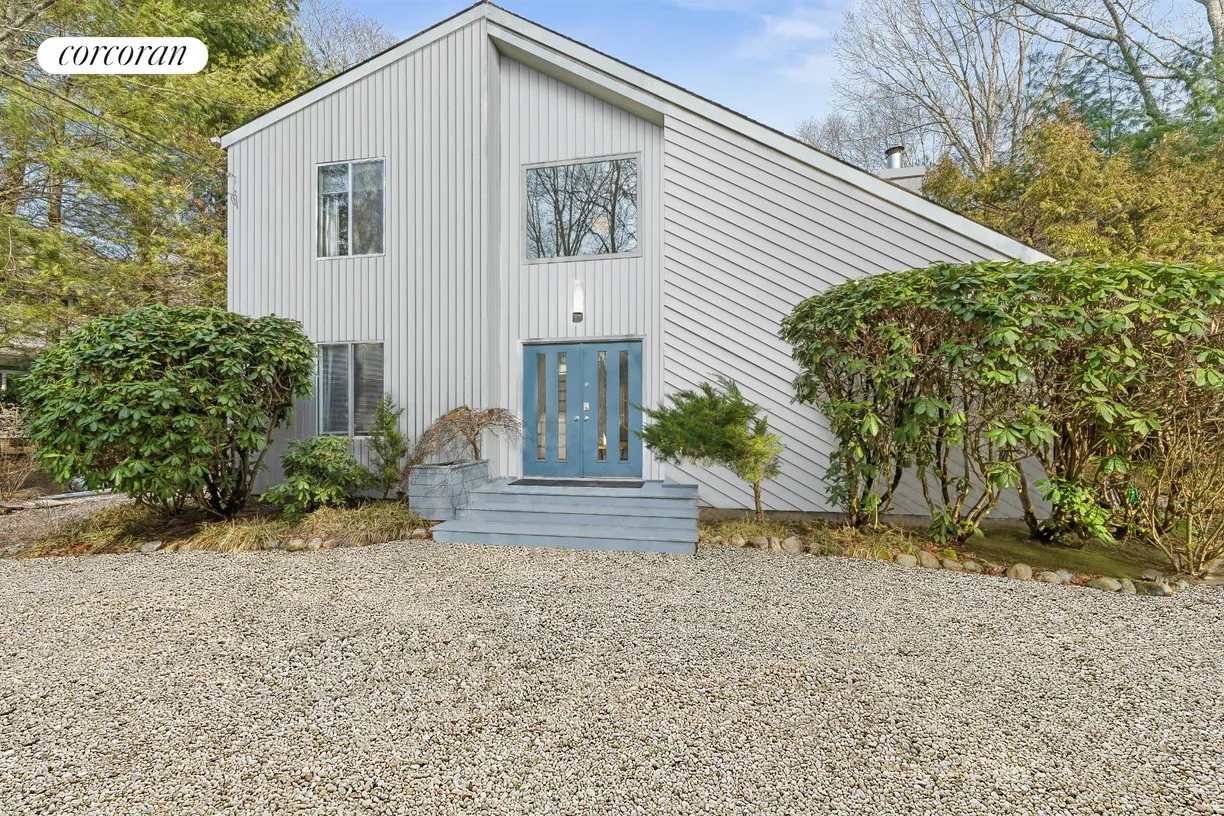 The Hamptons Real Estate | View 24 Quogue Riverhead Road | room 1