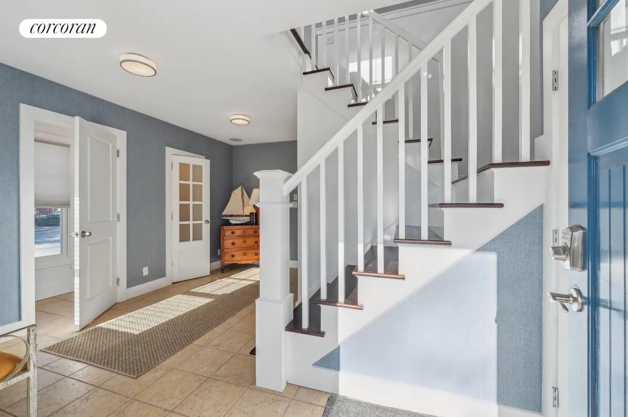 The Hamptons Real Estate | View 11 Rector Street | room 1