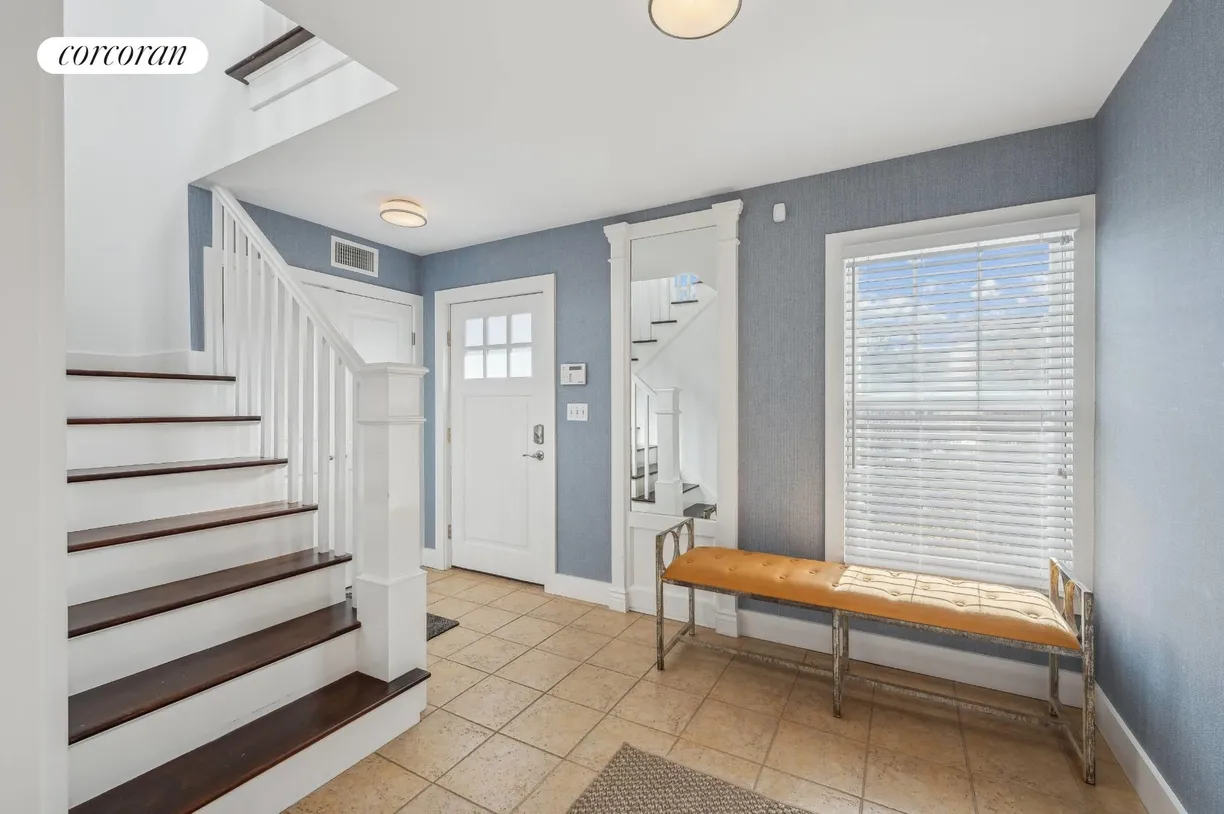The Hamptons Real Estate | View 11 Rector Street | room 2