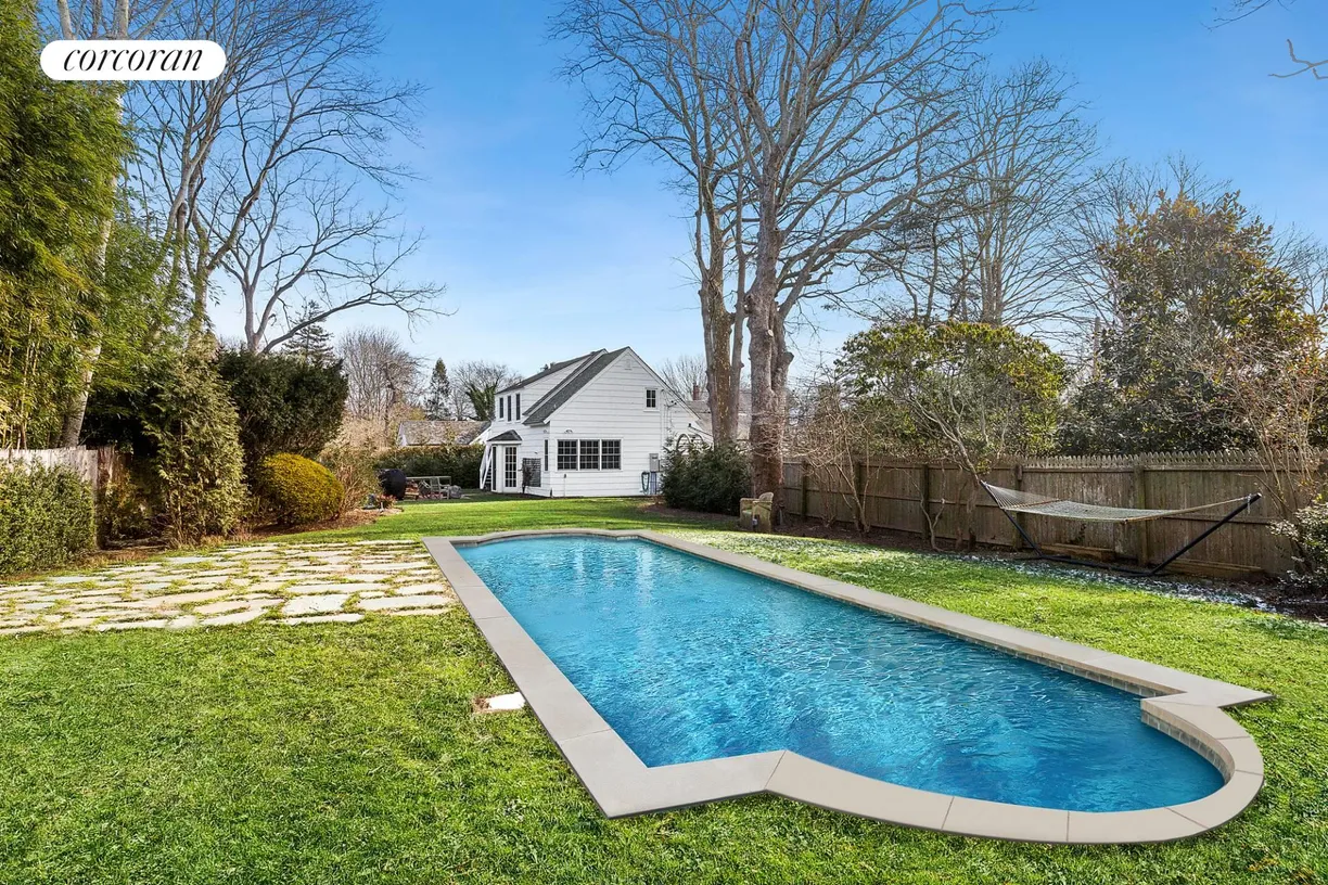 The Hamptons Real Estate | View 393 Hill Street | room 1