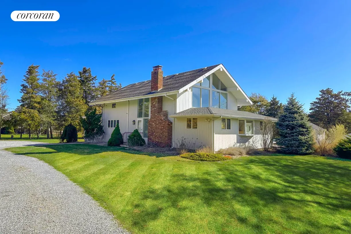 The Hamptons Real Estate | View 18 Quogo Neck Lane | 4 Beds, 4 Baths