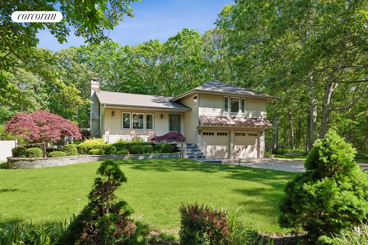 The Hamptons Real Estate | View 3 Crab Creek Road | 3 Beds, 3 Baths