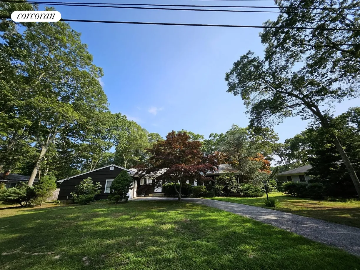 The Hamptons Real Estate | View 3 Evergreen Court | 3 Beds, 4 Baths