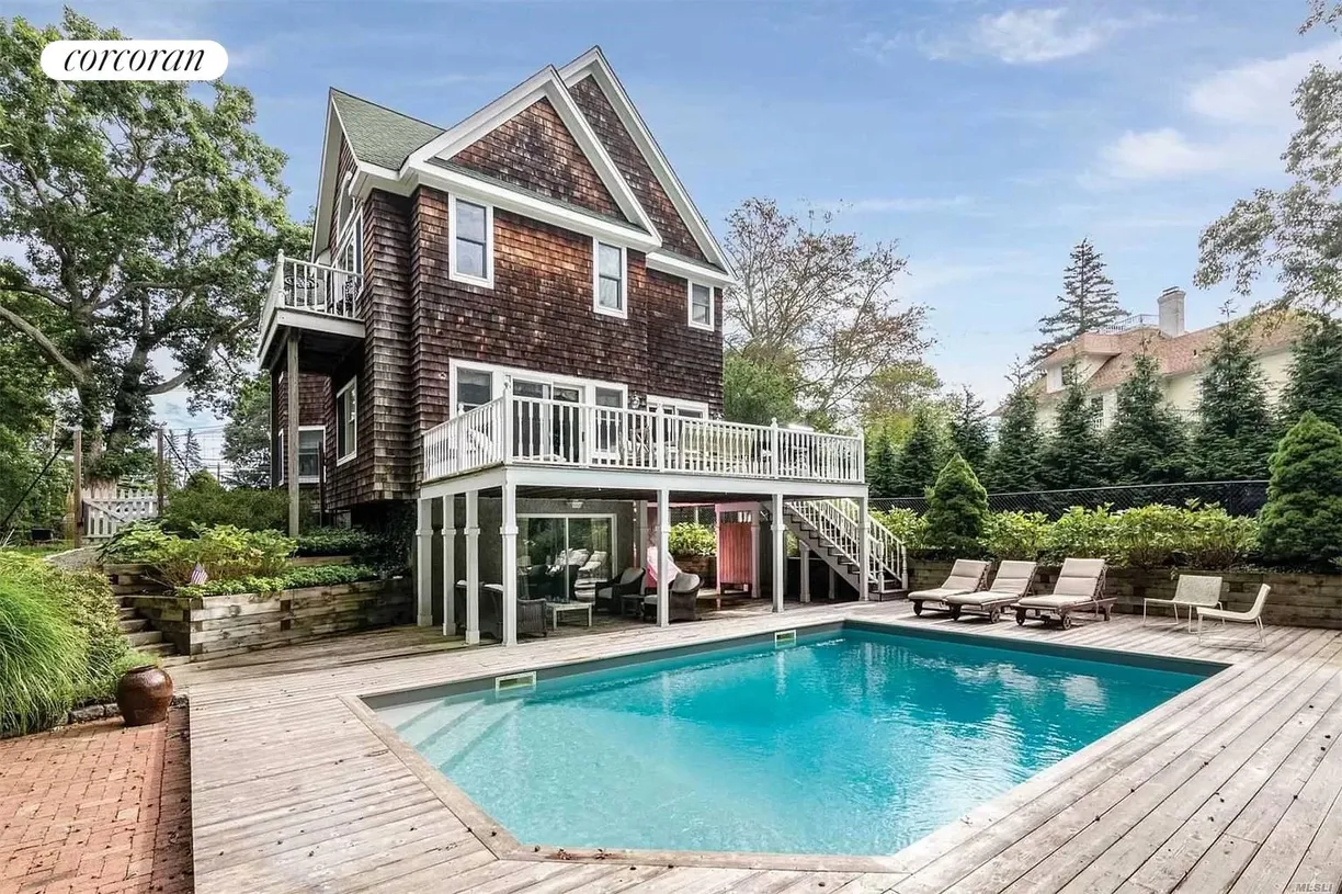 The Hamptons Real Estate | View 165 North Ferry Road | 3 Beds, 2 Baths