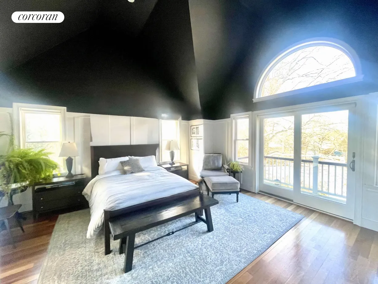 The Hamptons Real Estate | View 165 North Ferry Road | Primary Bedroom