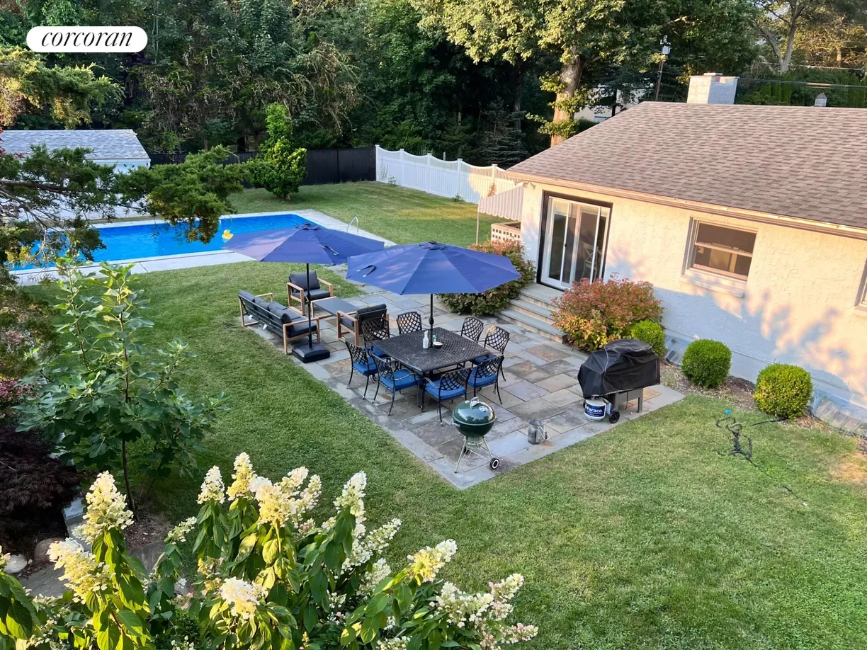 The Hamptons Real Estate | View 3825 Stars Road | 3825 Stars Road In Ground Pool