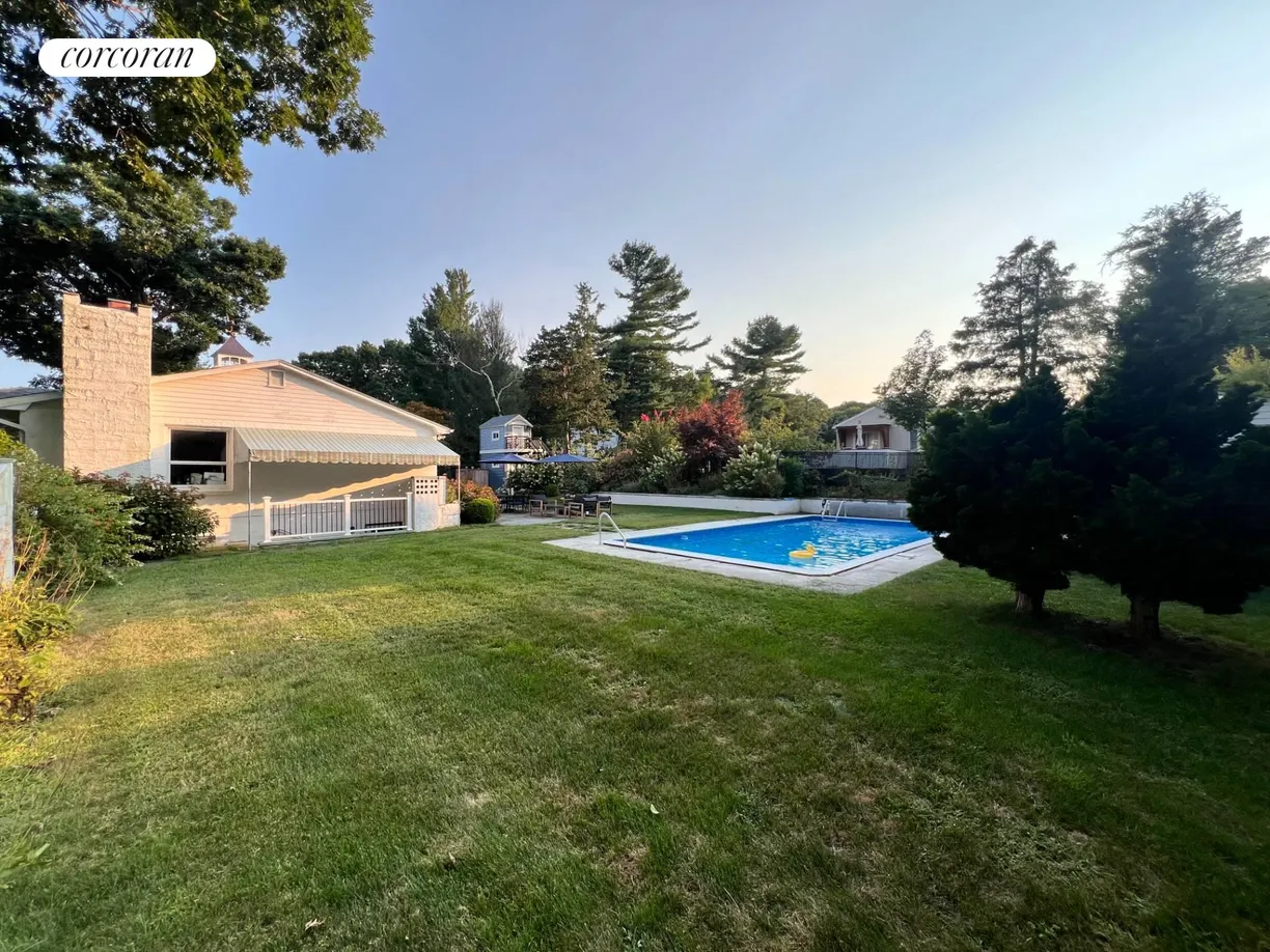 The Hamptons Real Estate | View 3825 Stars Road | 3825 Stars Road In Ground Pool