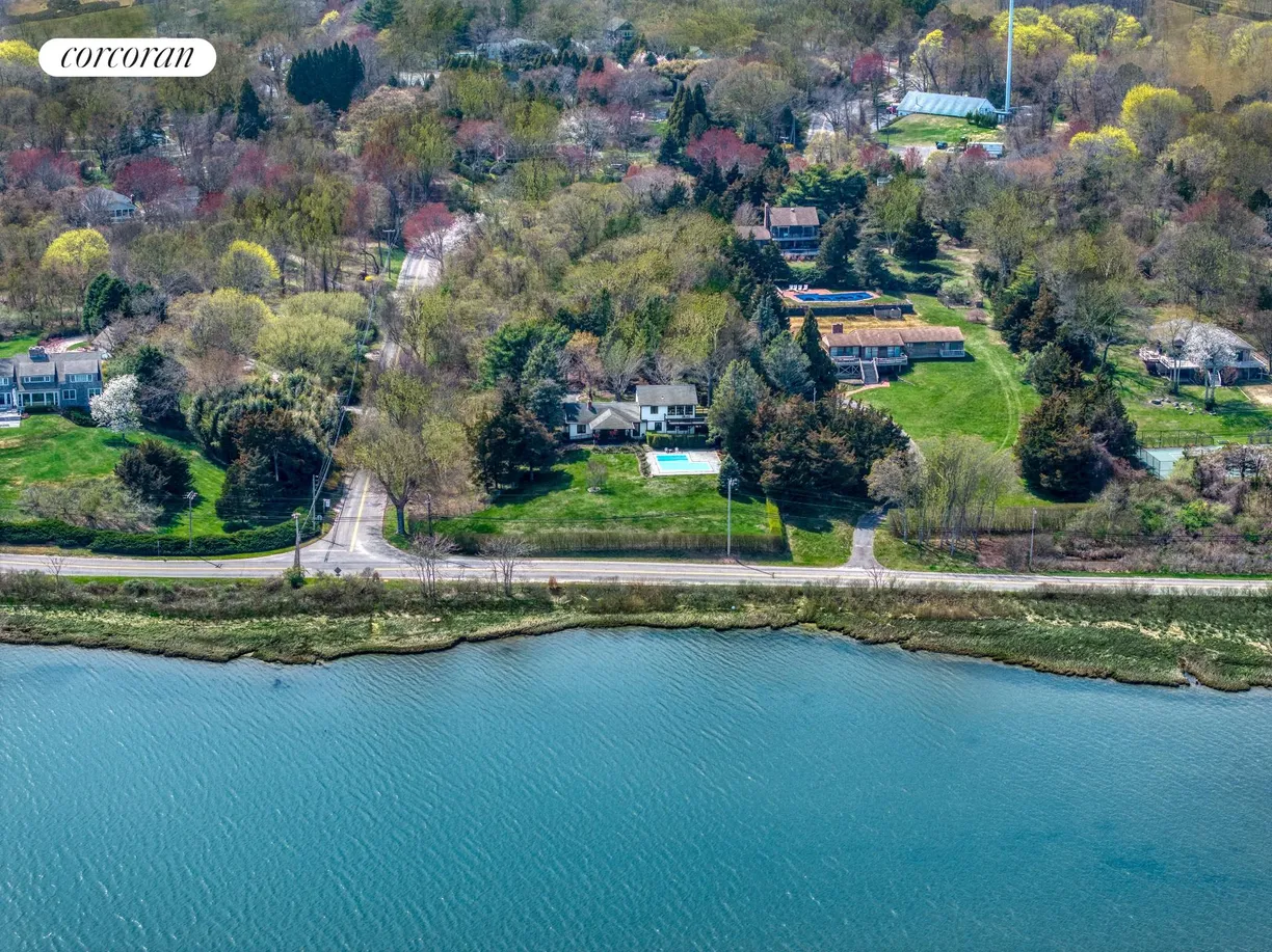 The Hamptons Real Estate | View 75 Cobbetts Lane | room 1