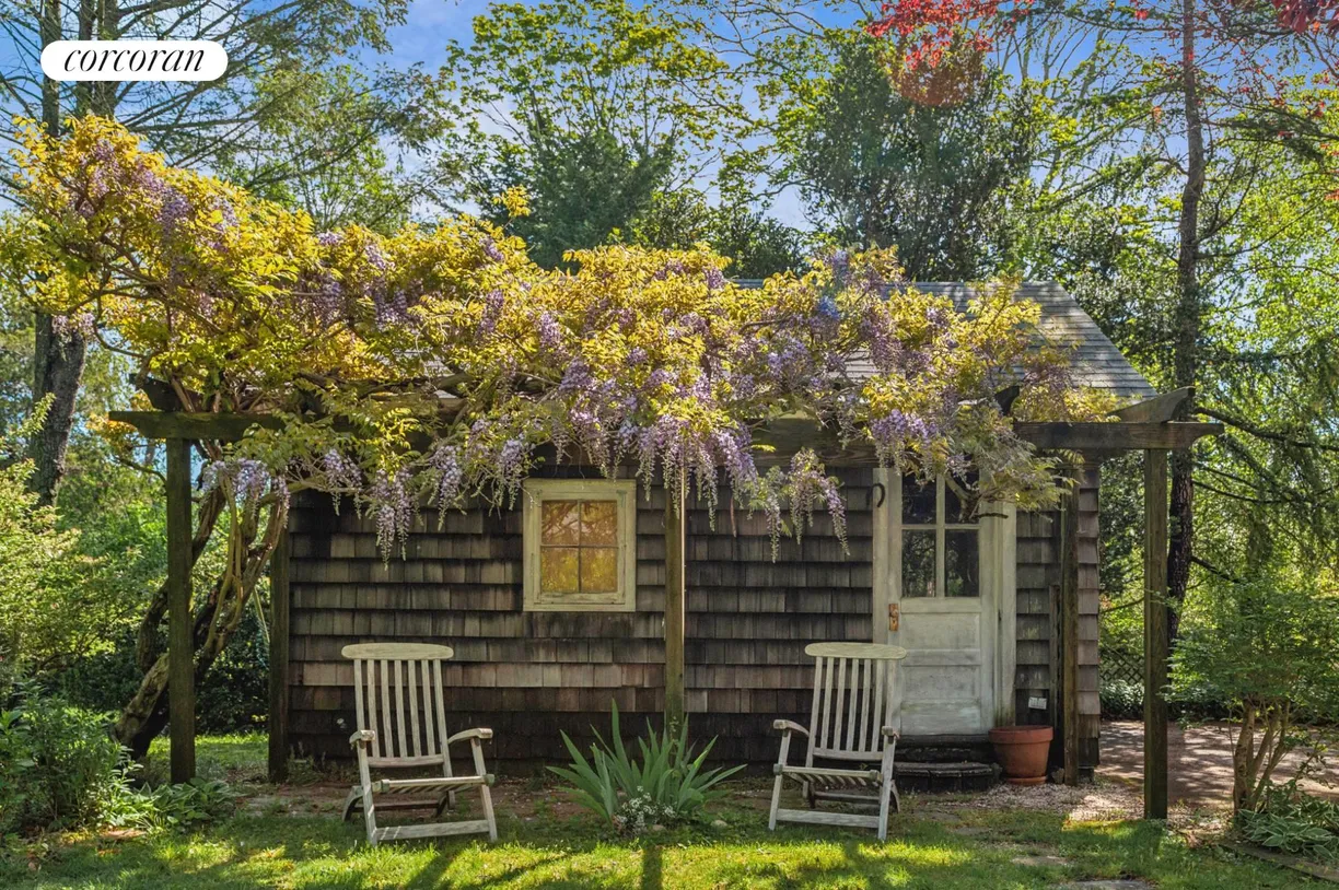 The Hamptons Real Estate | View 74 Franklin Avenue | room 1