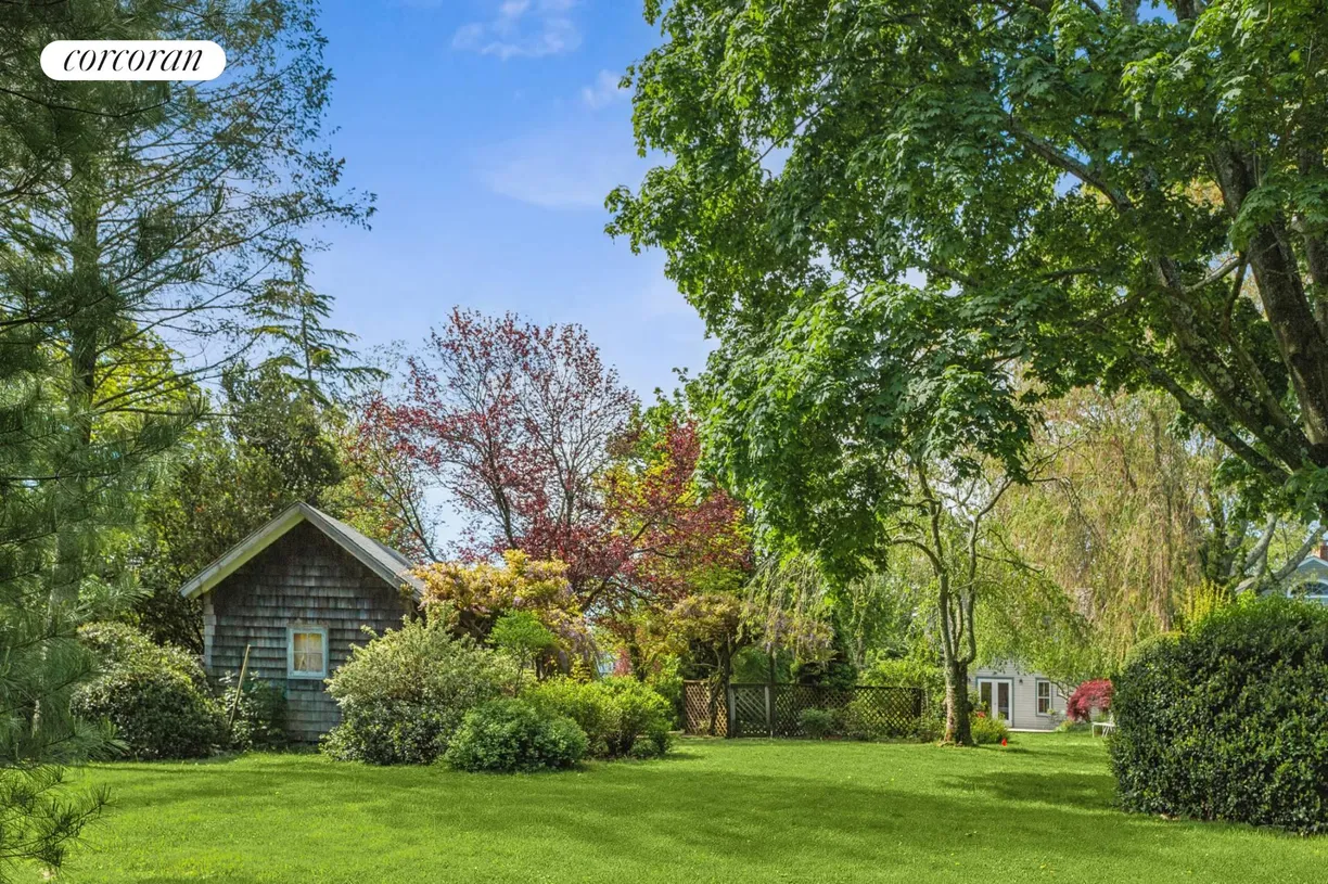 The Hamptons Real Estate | View 74 Franklin Avenue | room 2