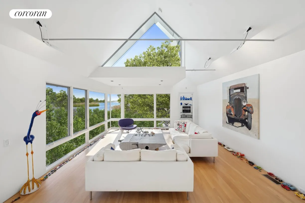 The Hamptons Real Estate | View 87 Westminster Road | room 2
