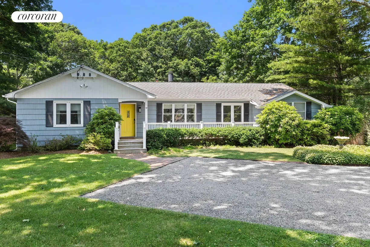 The Hamptons Real Estate | View 59 Oak Street | 4 Beds, 3 Baths