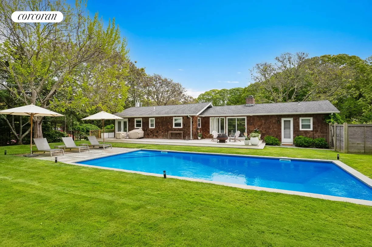 The Hamptons Real Estate | View 73 Charla Drive | 3 Beds, 2 Baths