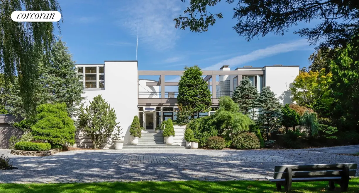 The Hamptons Real Estate | View 54 Broadview Road | 4 Beds, 4 Baths