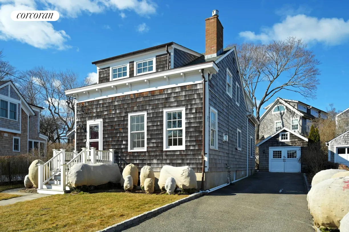 The Hamptons Real Estate | View 18 Rysam Street | 3 Beds, 2 Baths