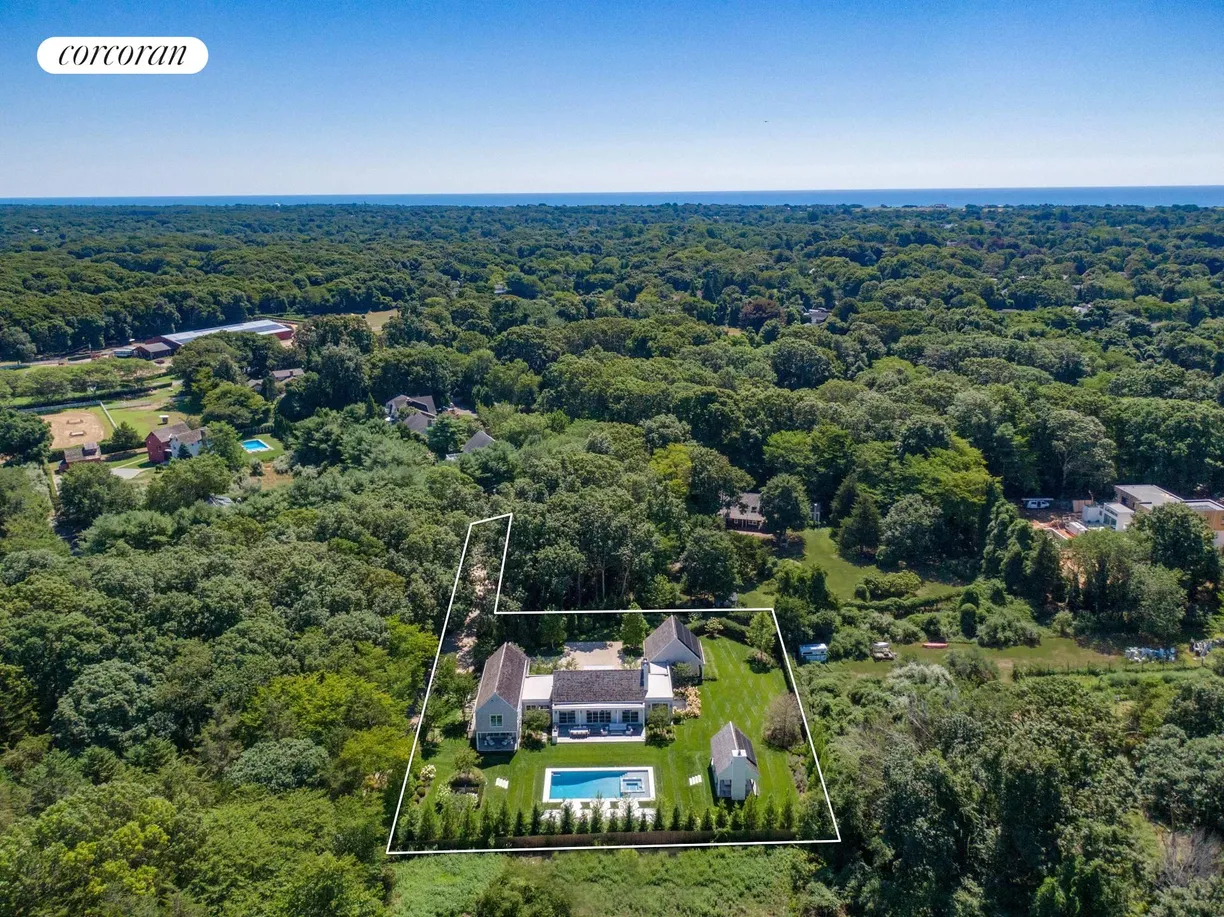 The Hamptons Real Estate | View 33 Hands Creek Road | room 2