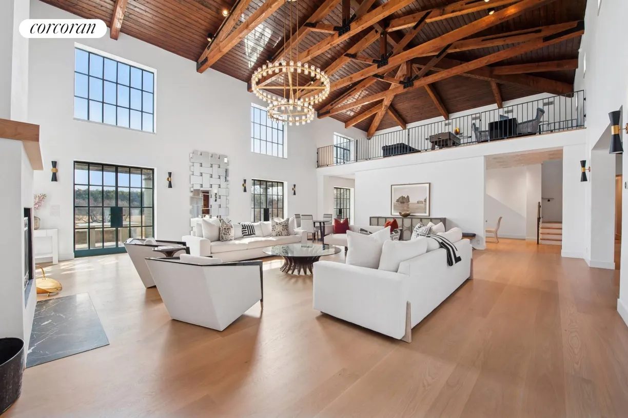 The Hamptons Real Estate | View 51 Poxabogue Lane | room 2