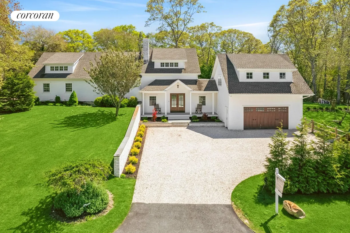 The Hamptons Real Estate | View 32 Cove Road | 4 Beds, 6 Baths