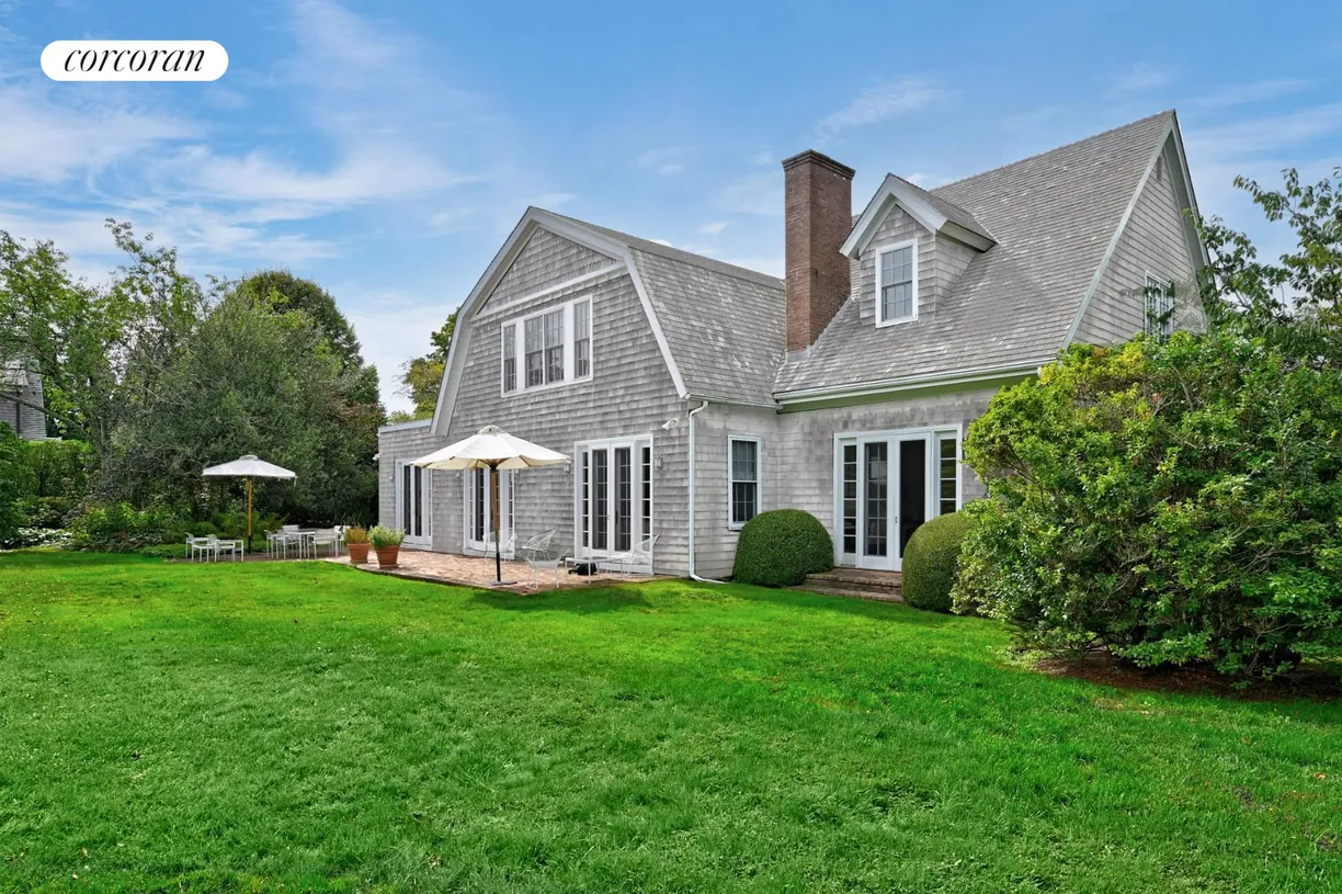 The Hamptons Real Estate | View 254 Captains Neck Lane | room 2