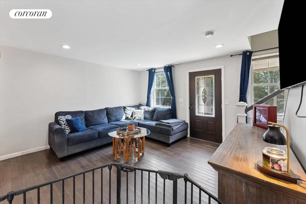 The Hamptons Real Estate | View 137 North Street | room 2