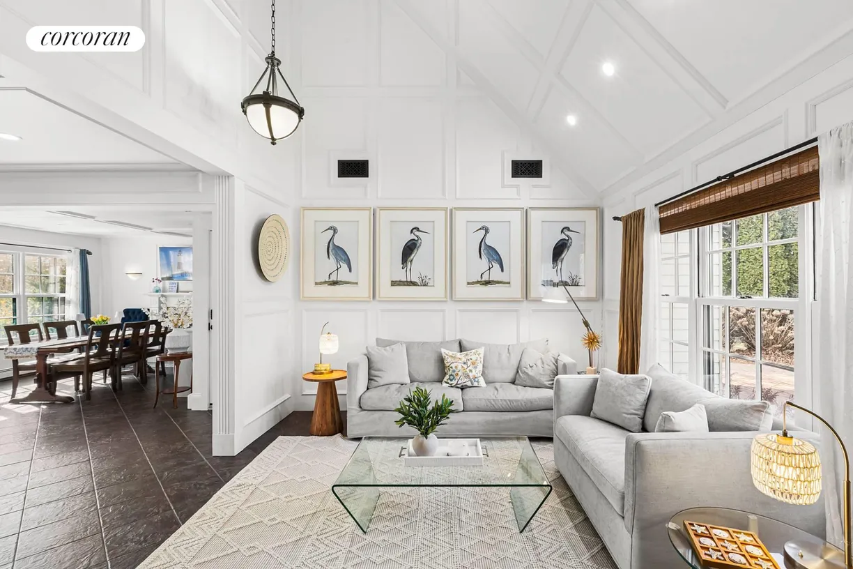 The Hamptons Real Estate | View 1 Meadowgrass Lane | room 1