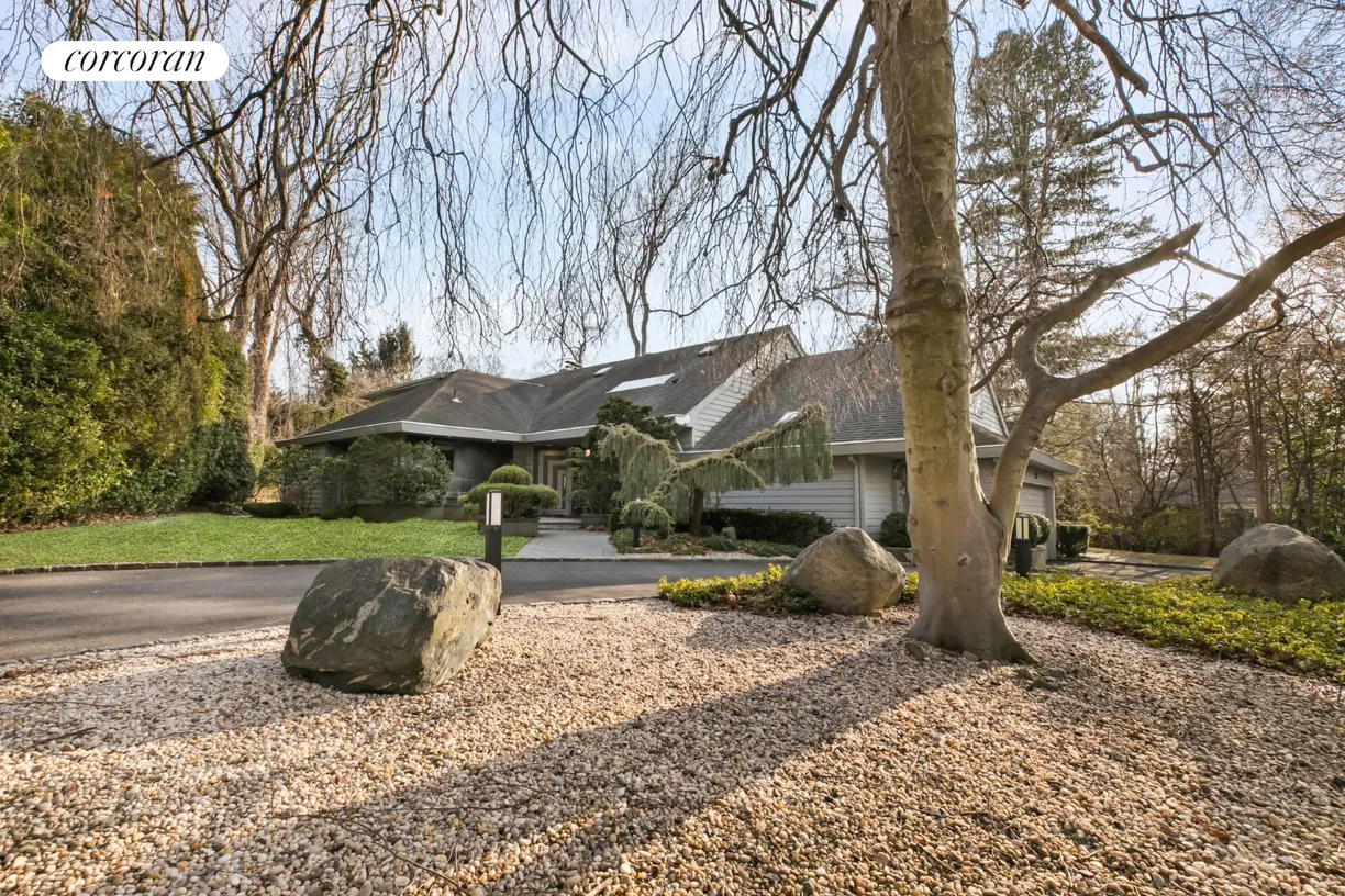 The Hamptons Real Estate | View 50 The Hemlocks | 4 Beds, 4 Baths