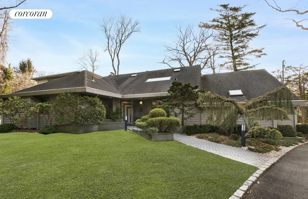 The Hamptons Real Estate | View 50 The Hemlocks | room 1