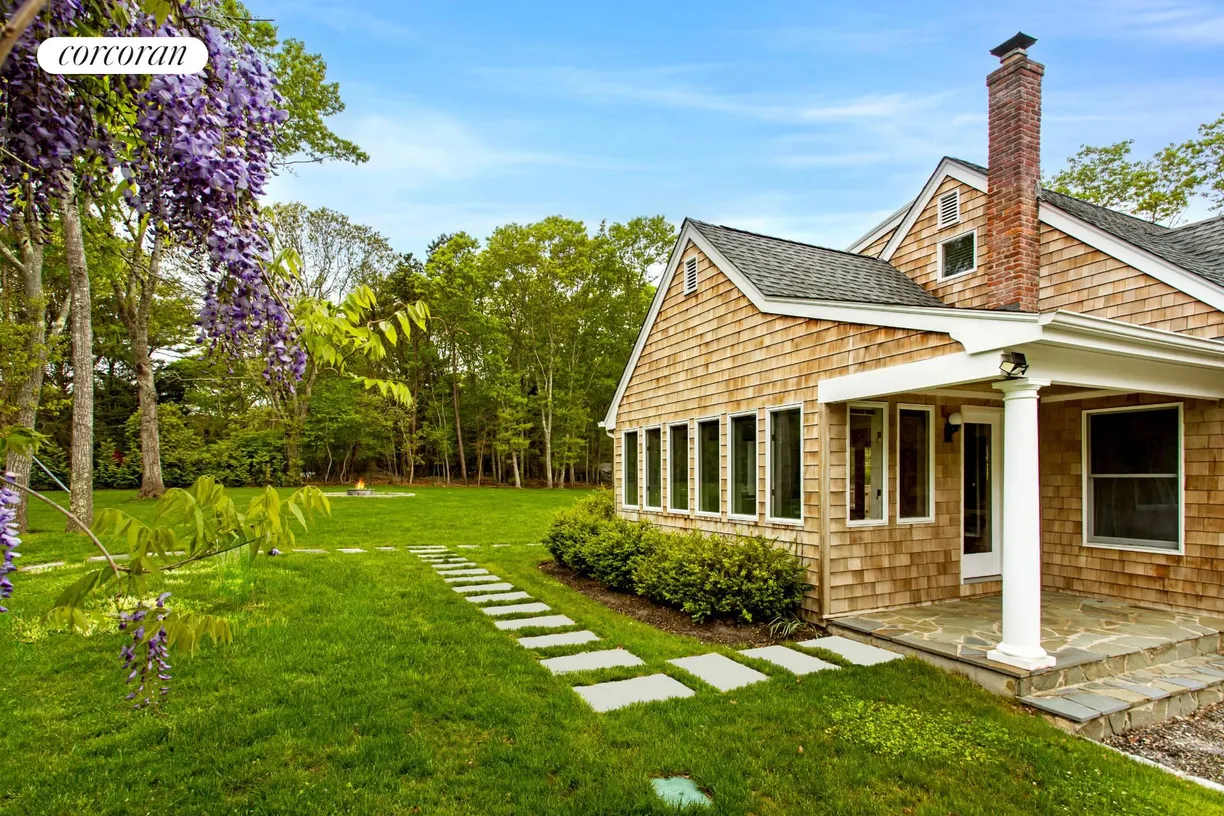 The Hamptons Real Estate | View 3 Arbutus Road | room 1