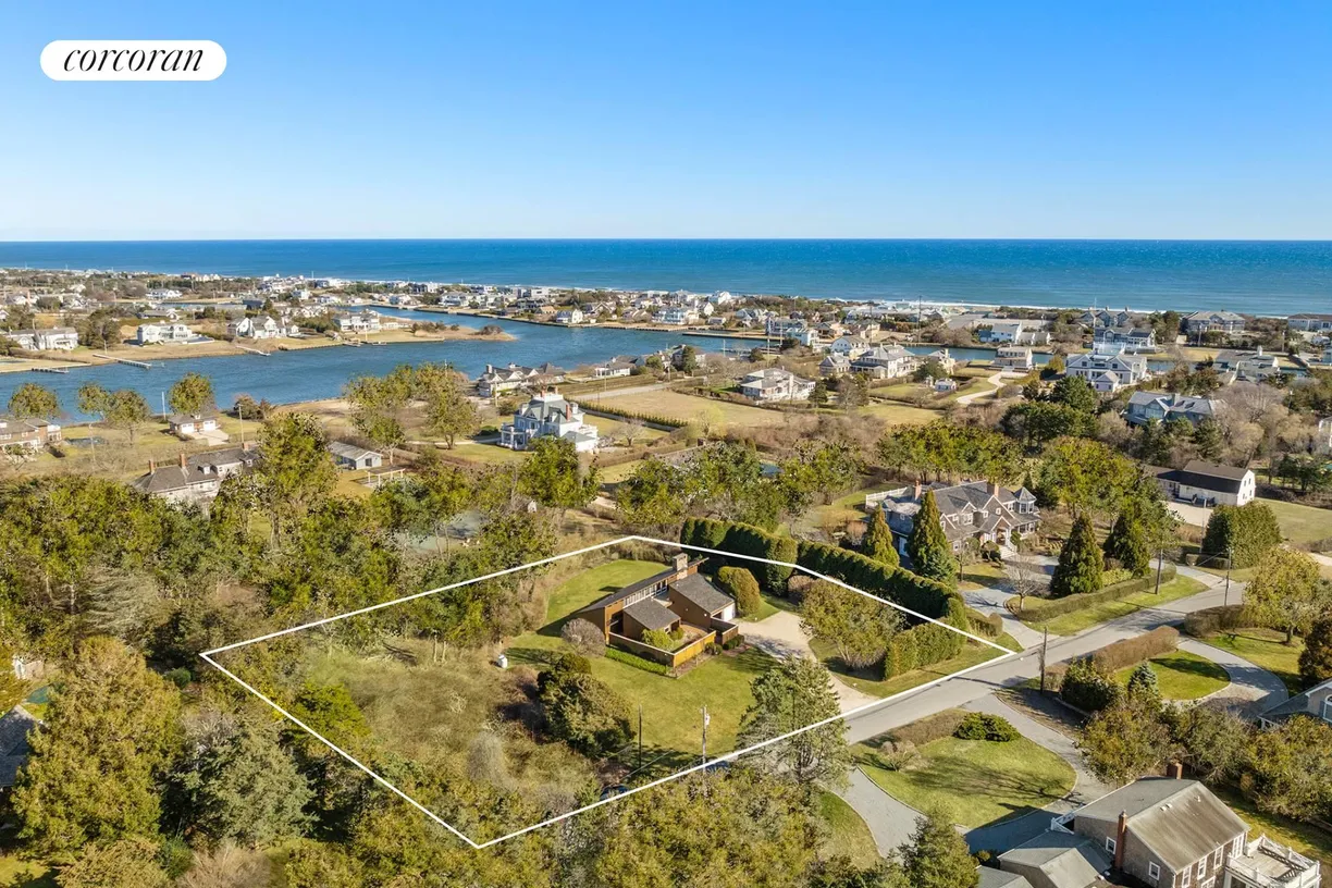 The Hamptons Real Estate | View 6 Leaward Lane | 3 Beds, 2 Baths
