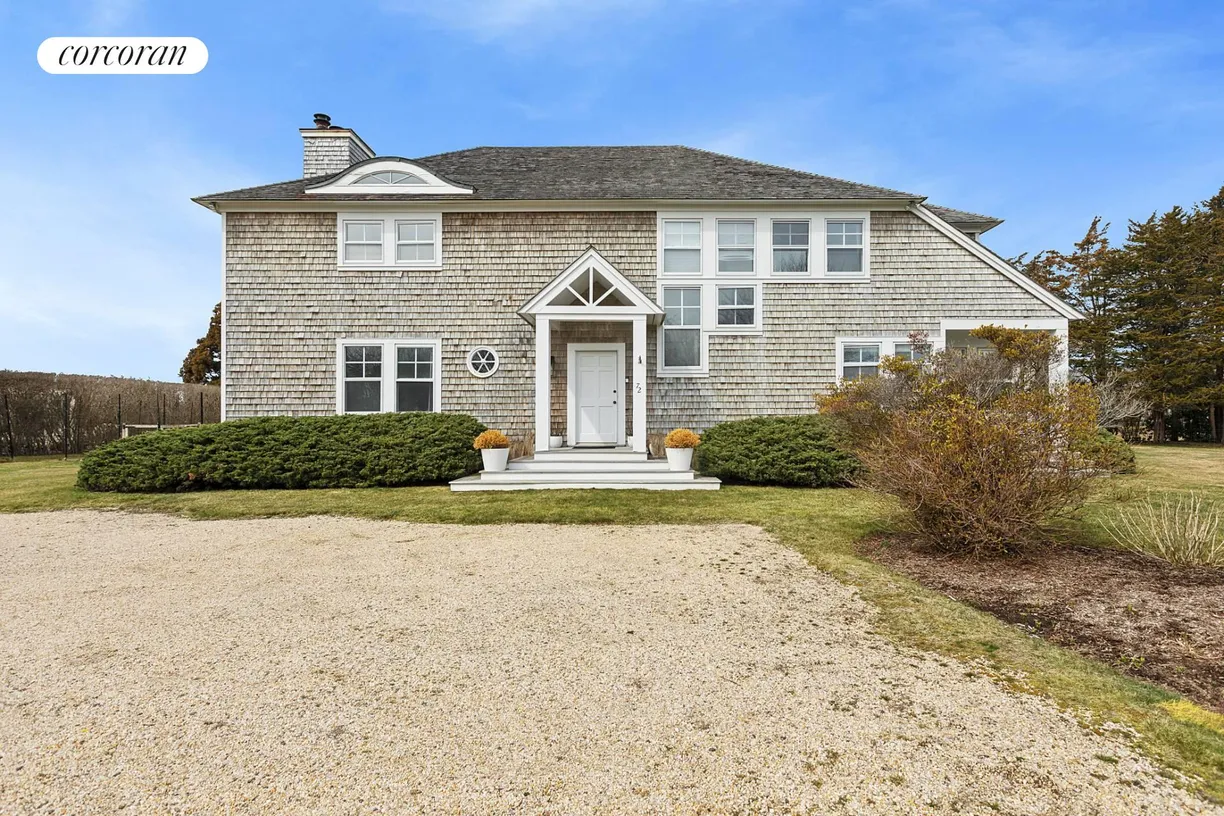 The Hamptons Real Estate | View 72 Mecox Field Lane | 5 Beds, 4 Baths
